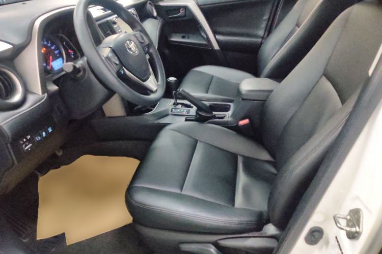 Used Toyota RAV4 2016 2.0L CVT Two-Wheel Drive Fashion Edition China V Standard