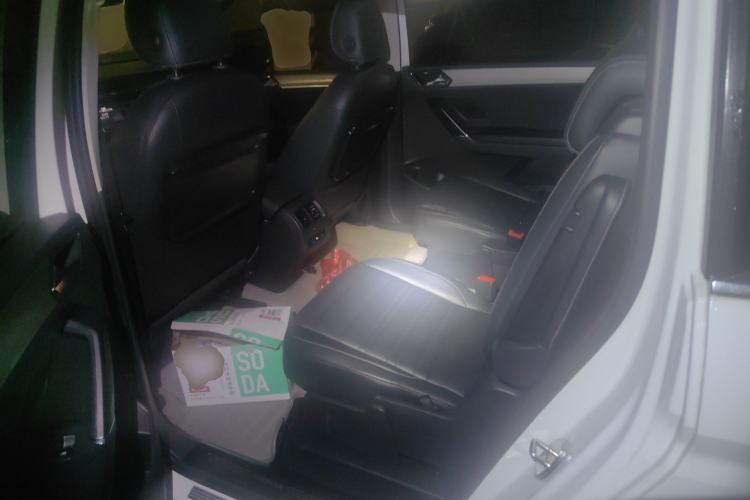 Used Volkswagen Touran 2016 Volkswagen Touran L 330TSI DSG Luxury Edition Interior 4