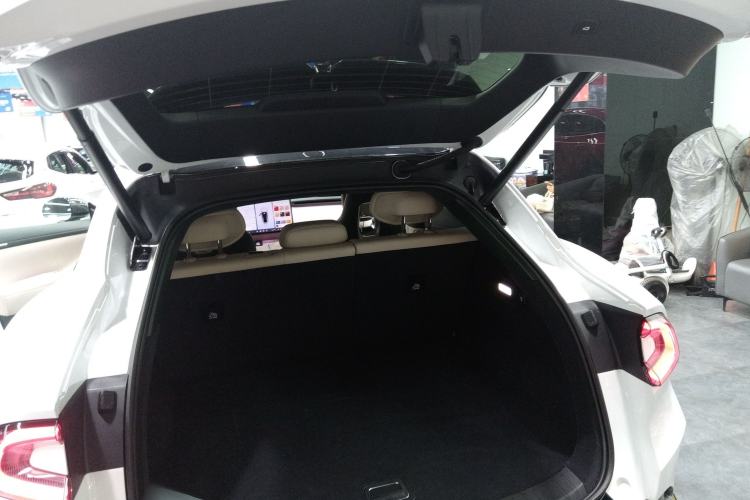 Used Xiaomi Auto YU7 2025 Ultra-Long Range High-Performance All-Wheel-Drive Max Edition
