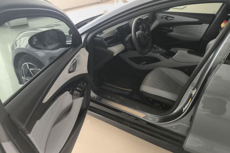 Used BYD Seal 2022 650 km All-Wheel-Drive Performance Version
