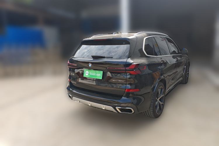 Used BMW X5 2023 xDrive 30Li Luxury M Sport Package
