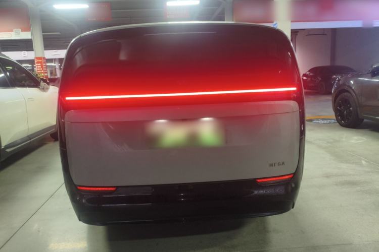 Used Li Auto MEGA 2024 Ultra Model