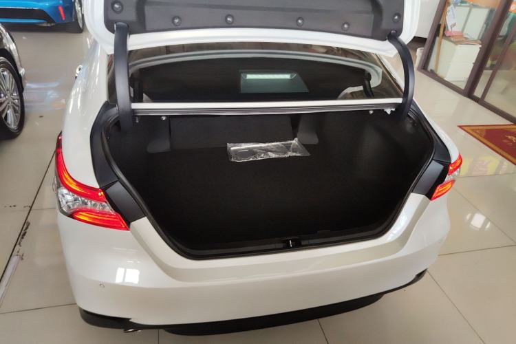 Used Toyota Camry 2021 2.0G Luxury Edition Trunk