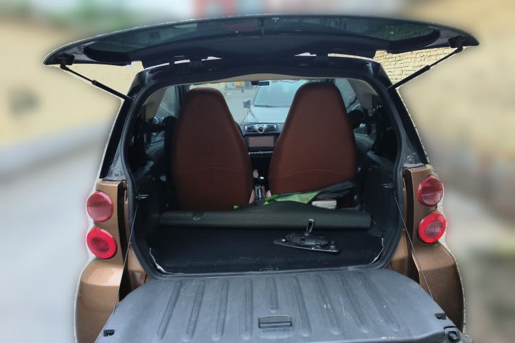 Used smart fortwo 2015 1.0 MHD New Year Special Edition Trunk