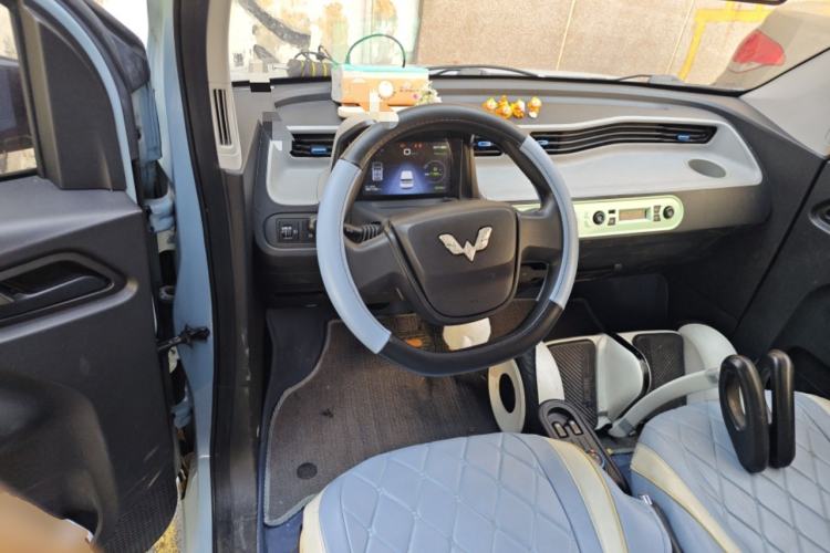 Used Wuling Hongguang MINIEV 2020 Enjoyment Model Lithium Iron Phosphate Center Console