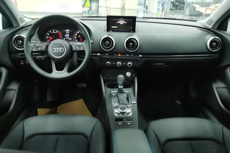 Used Audi A3 2020 Limousine 35 TFSI Fashion Edition China VI Emission Standard Center Console