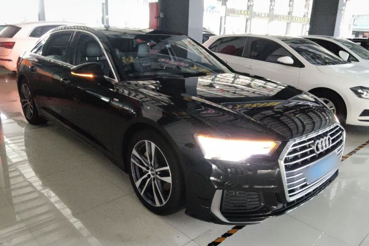 Used Audi A6L 2021 40 TFSI Luxury Dynamic Edition Front Right 45 Deg