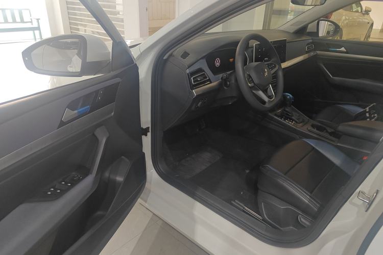 Used Volkswagen Lavida 2024 1.5L Automatic DeYi Edition Interior 3