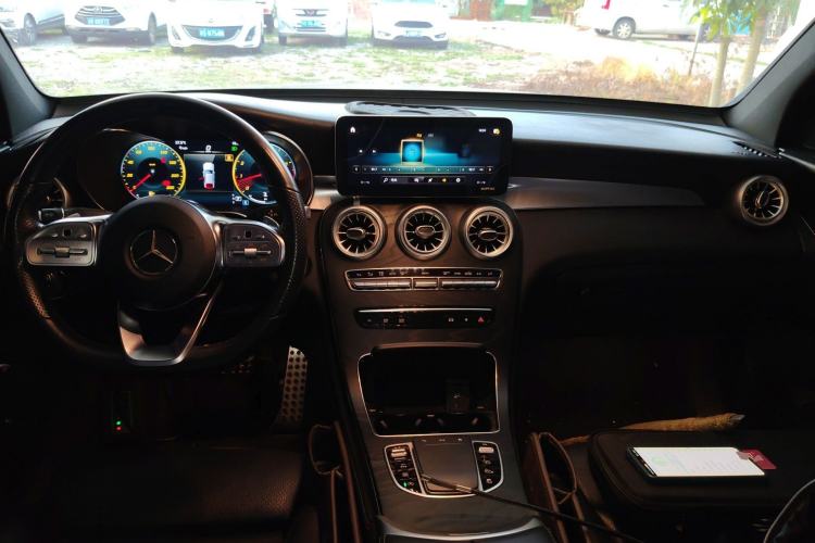 Used Mercedes-Benz GLC Coupe  Center Console