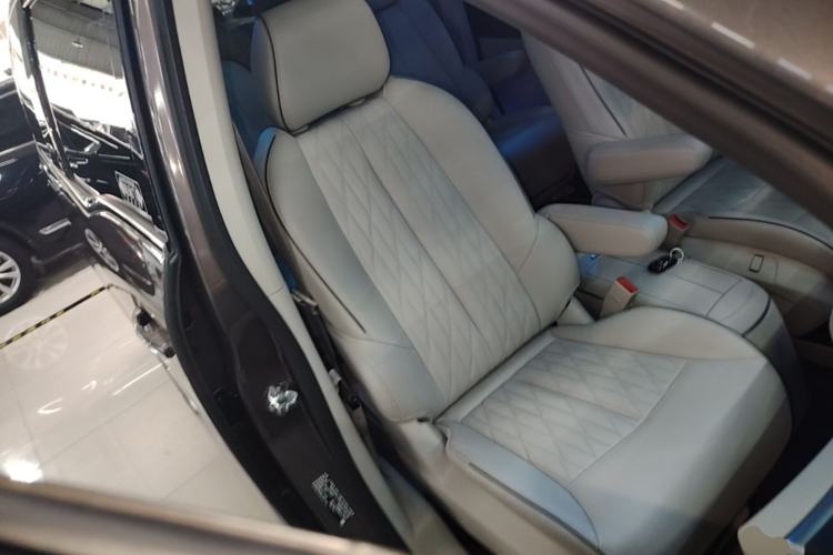 Used Buick GL8 2021 Land Cruiser Executive Class 652T Luxury Model