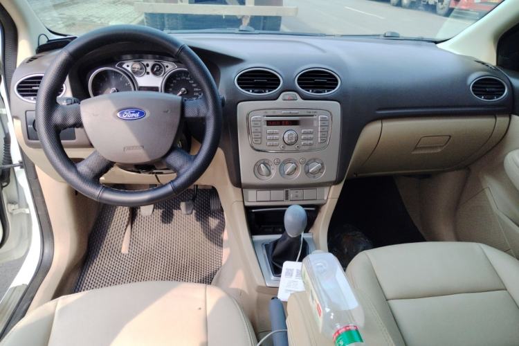 Used Ford Focus 2013 Sedan Classic 1.8L Manual Base Model