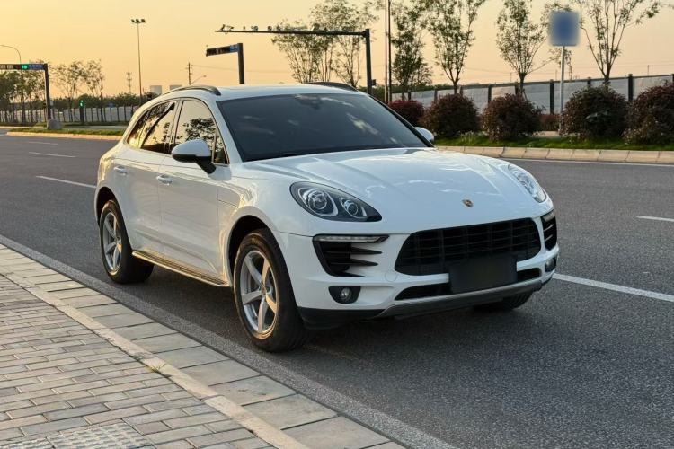 Used Porsche Macan 2017 Macan 2.0T Exterior 7