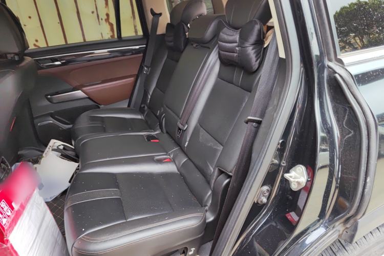 Used GAC Trumpchi GS8 2017 320T Two-Wheel Drive Luxury Smart Connectivity Version (7 Seats) Left Rear Seat