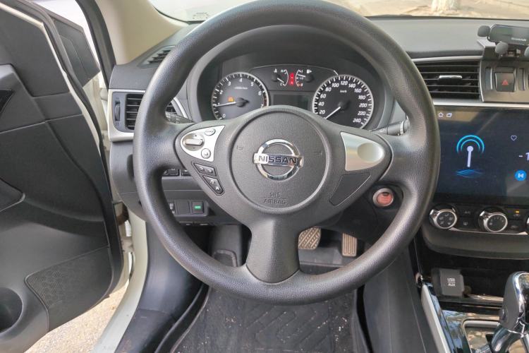 Used Nissan Sylphy 2016 1.6XV CVT Smart Enjoyment Version Steering Wheel