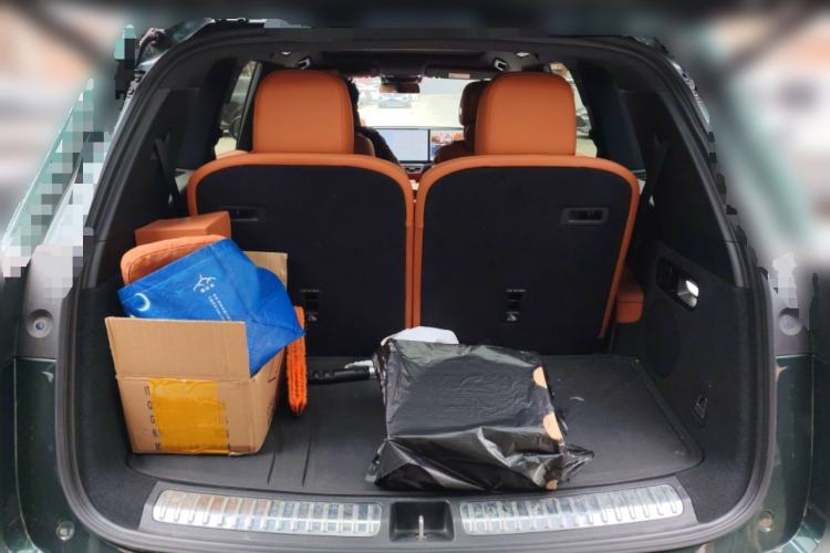 Used Li Auto L8 2023 Pro Model
