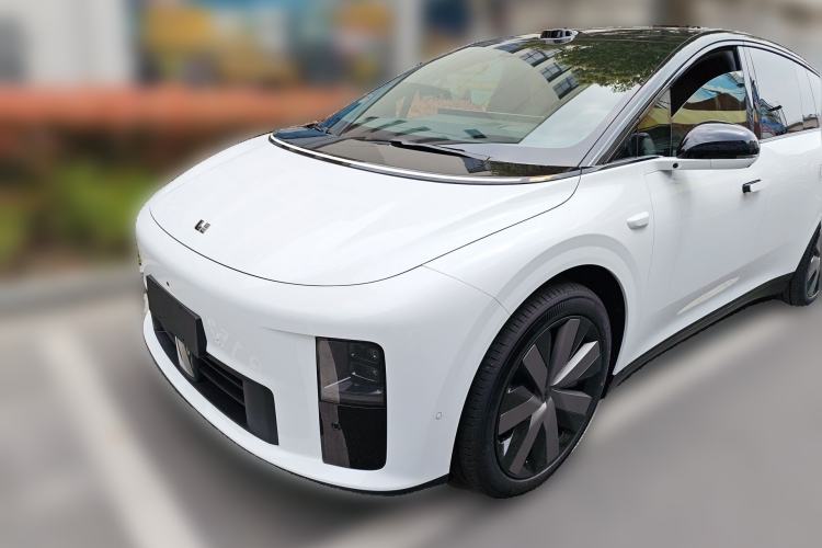 Used Li Auto i6 2025 Model Four-Wheel-Drive Standard Type