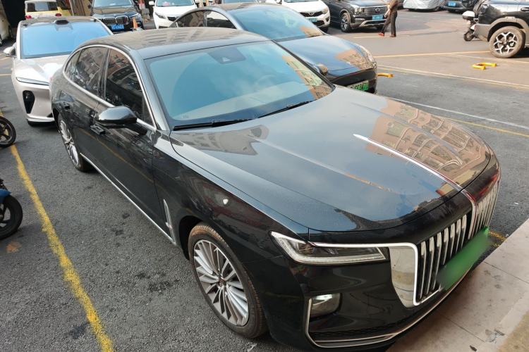 Used Hongqi H9 2023 2.0T Smart Connect Flagship Edition Front Right 45 Deg
