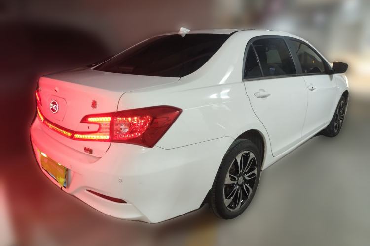 Used BYD Qin New Energy 2015 1.5T Dual-Crown Flagship Plus Edition
