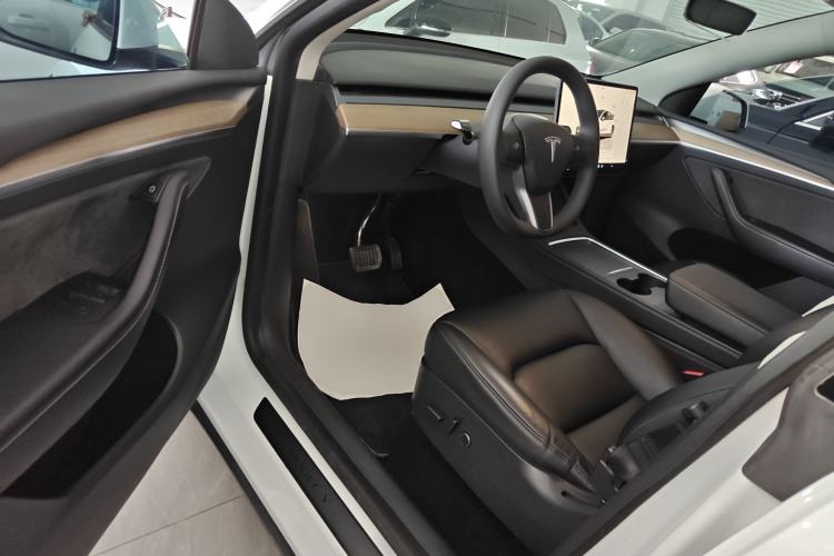 Used Tesla Model Y 2022 Rear-Wheel-Drive Version
