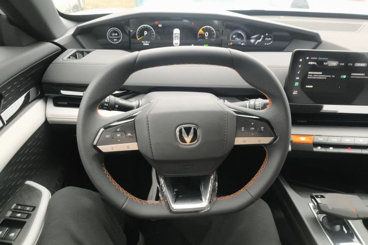 Used Changan UNI-V iDD 2024 Blue Whale Smart Electric iDD 136km ZhiKu Model