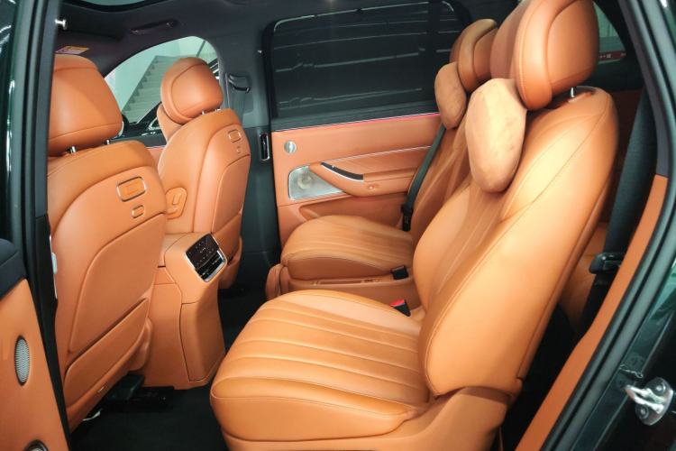 Used Hima AITO M8 2025 Extended-Range Ultra Version 53.4 kWh 6-Seater Edition Left Rear Seat