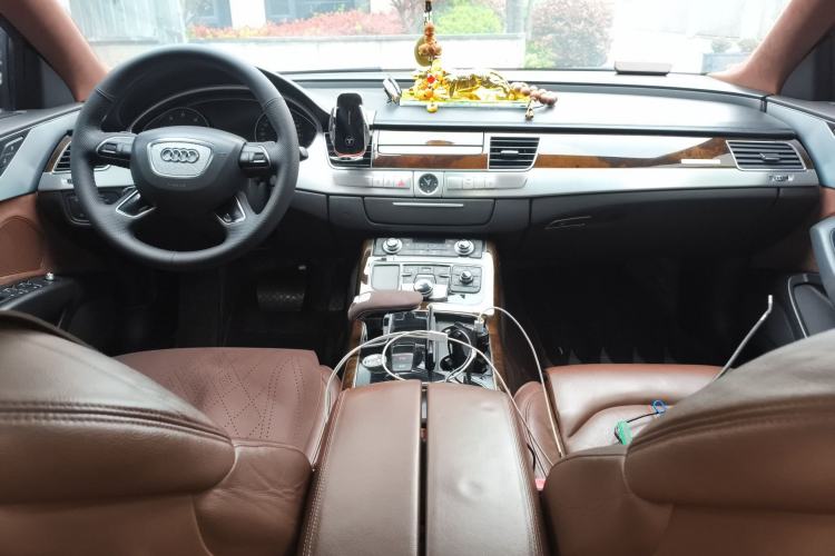 Used Audi A8 2014 A8L 45 TFSI quattro Comfort model Center Console