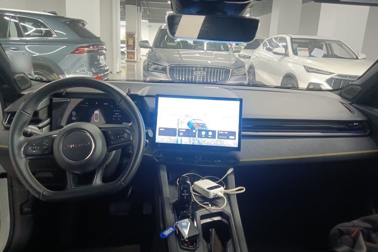 Used Lynk & Co 03 2023 1.5TD DCT JingPro Center Console