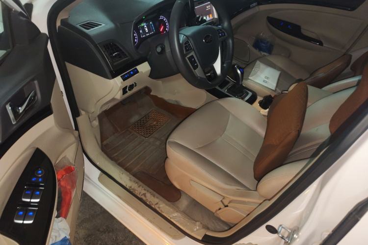 Used BYD e5 2018 450 Smart Connect Deluxe Edition
