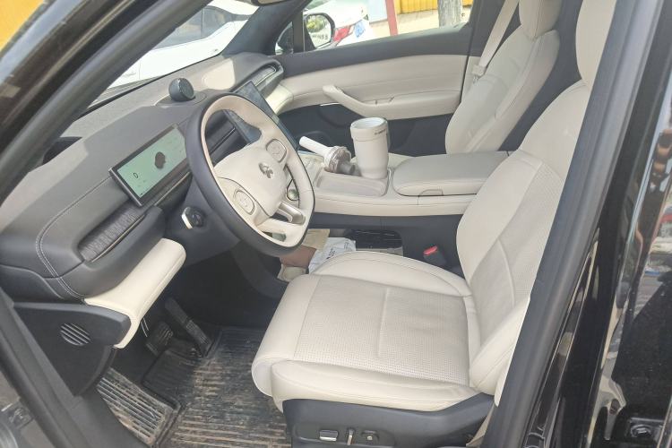 Used Nio ES6 2023 75 kWh Left Front Seat