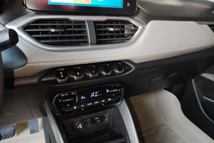 Used Baojun 510 2017 1.5L Automatic Fashion Model