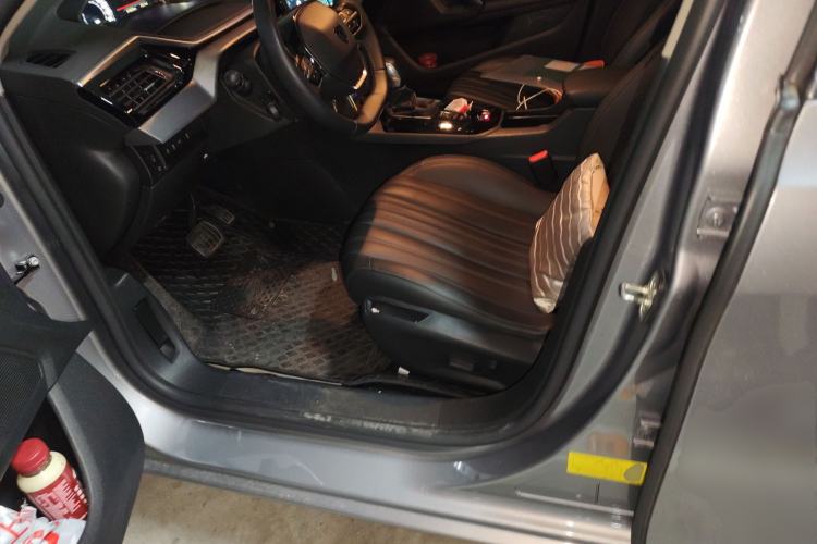 Used Peugeot 408 2022 1.6T Light-Chasing Edition Left Front Seat