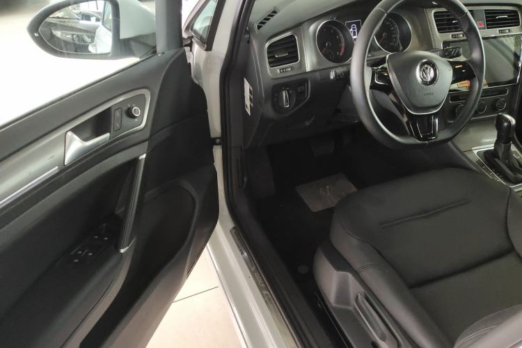 Used Volkswagen Golf 2016 1.6L Automatic Comfort Model
