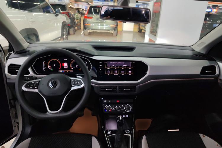 Used Volkswagen Tacqua 2021 1.5L Automatic Yue Zhi Lian Edition Center Console