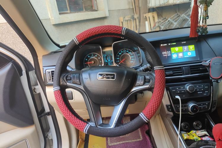 Used Zotye Domy X5 2017 Upgraded Model 1.5T Manual Luxury Version
