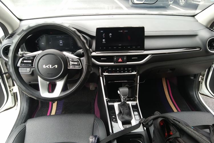 Used Kia K3 2021 1.5L CVT Fashion Edition Center Console