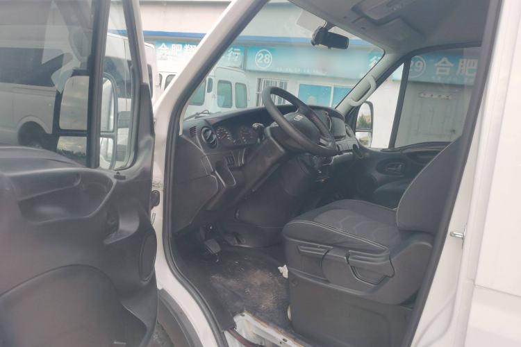 Used Iveco Eurocargo 2021 2.0T Manual Super-Rui Long Wheelbase Short Overhang High Roof Manual Doors F1A
