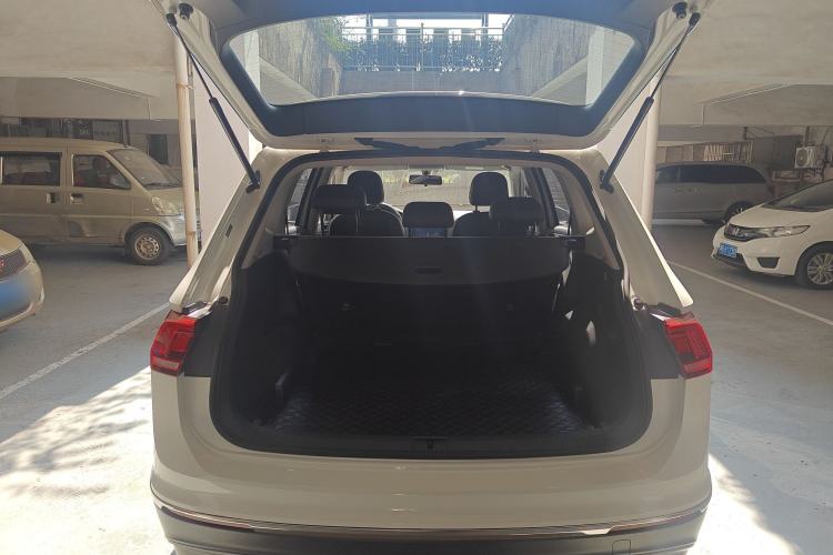 Used Volkswagen Tiguan L 2020 330TSI Automatic Two-Wheel Drive Luxury Edition China VI Standard