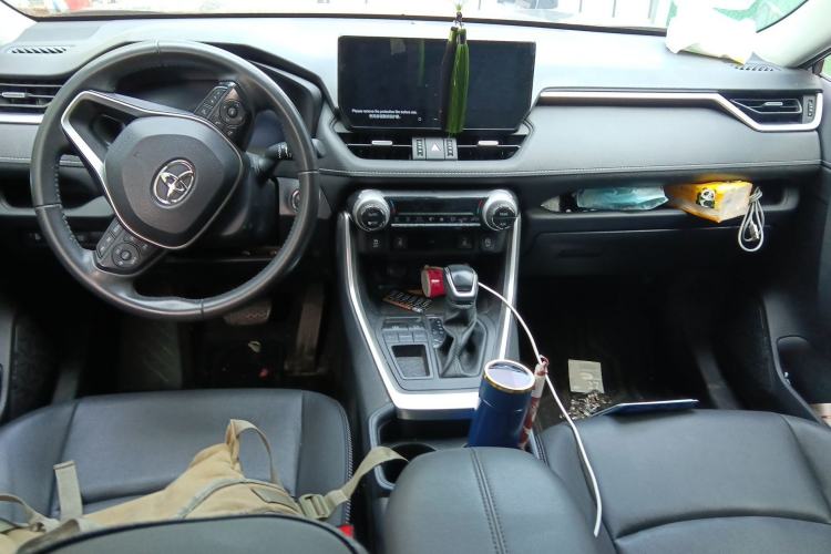 Used Toyota RAV4 2023 2.0L CVT Two-Wheel Drive Fashion Plus Edition Center Console