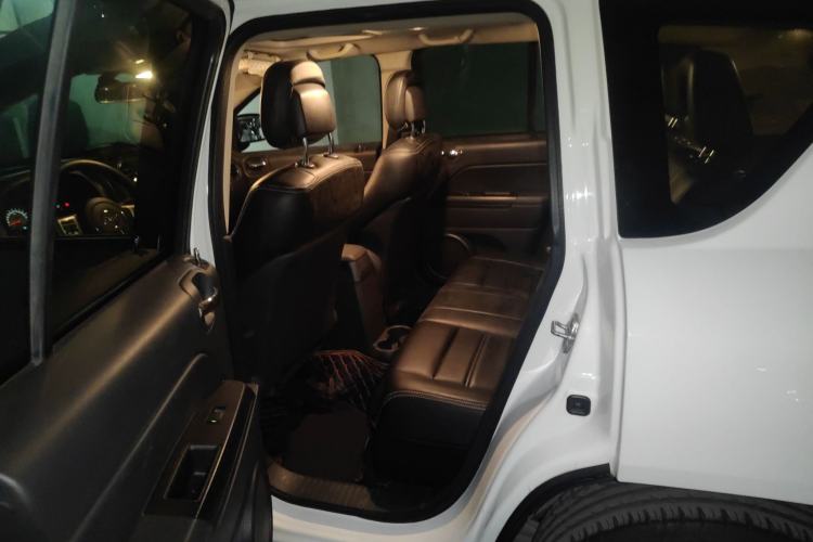 Used Jeep Compass 2012 2.4L four-wheel-drive sport version
