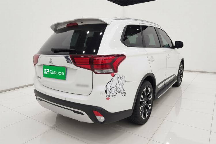 Used Mitsubishi Outlander 2019 2.0L Two-Wheel Drive Comfort Edition 5 Seats China V Standard