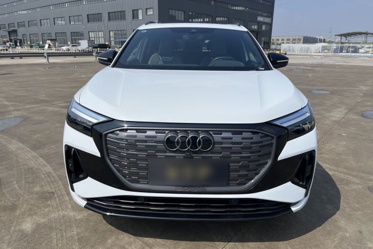 Used Audi Q4 e-tron 2024 50 e-tron quattro Creation Edition Midnight Exterior 4