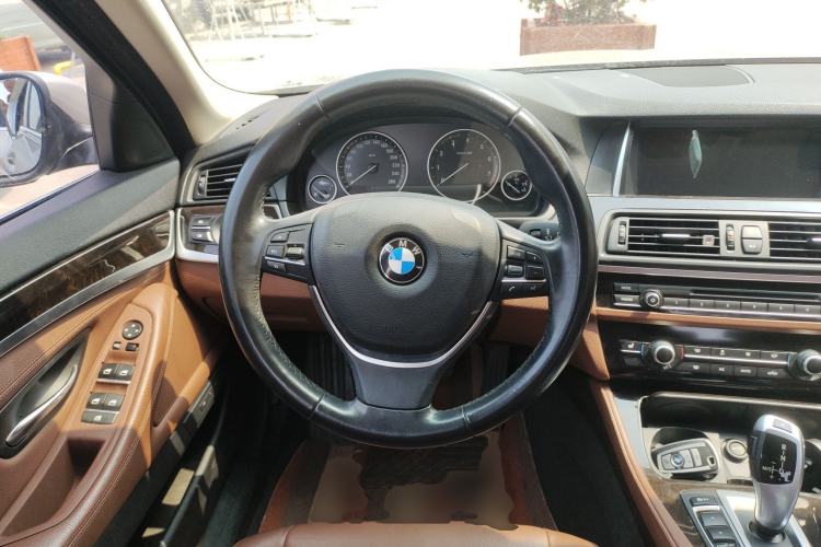 Used BMW 5 Series 2017 525Li Leading Model Steering Wheel