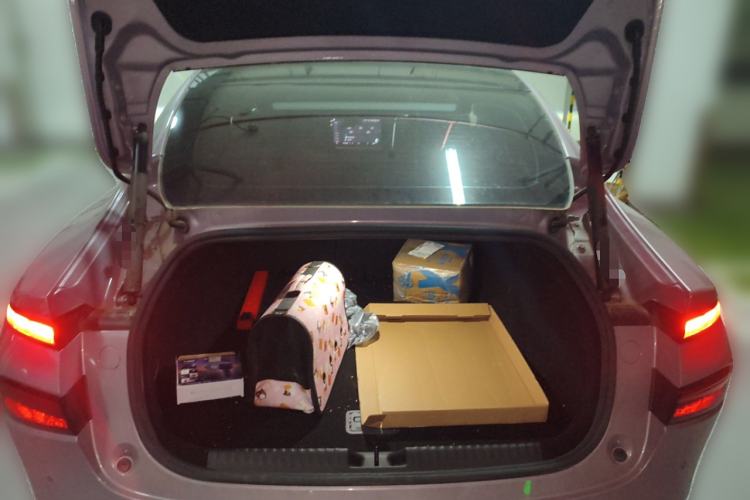 Used XPeng P7 2024 P7i 550 Max Trunk