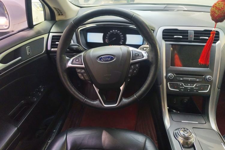 Used Ford Mondeo 2017 EcoBoost 180 Luxury Model Steering Wheel