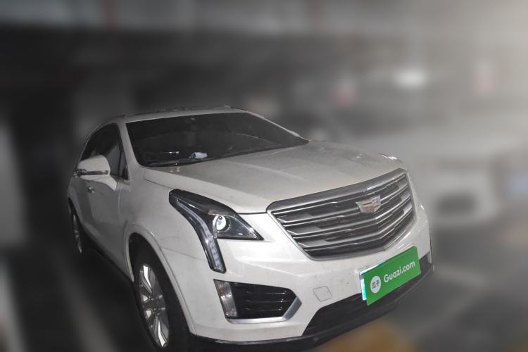 Used Cadillac XT5 2018 28E Four-Wheel Drive Tech Version Front Right 45 Deg