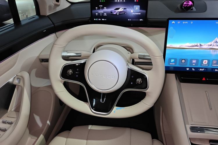 Used Hima Luxeed S7 2025 705 km Pro
