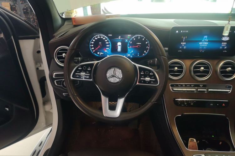 Used Mercedes-Benz GLC 2021 GLC 300 L 4MATIC Dynamic Model Steering Wheel