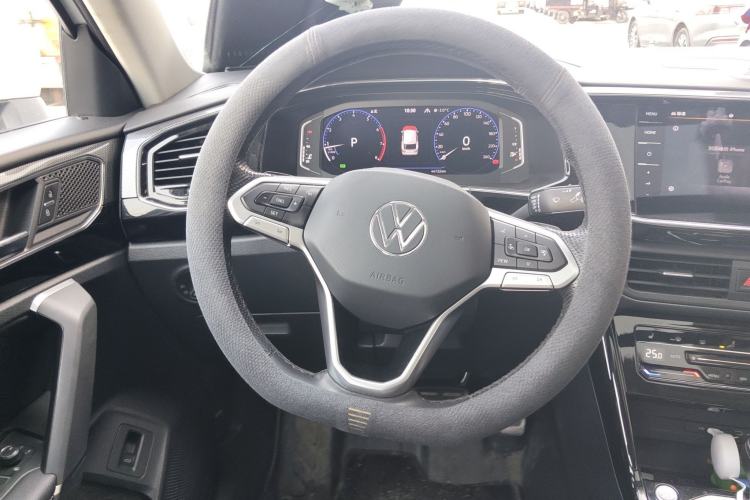 Used Volkswagen Tayron X 2020 330TSI Two-Wheel Drive Luxury Smart Connectivity Version Steering Wheel