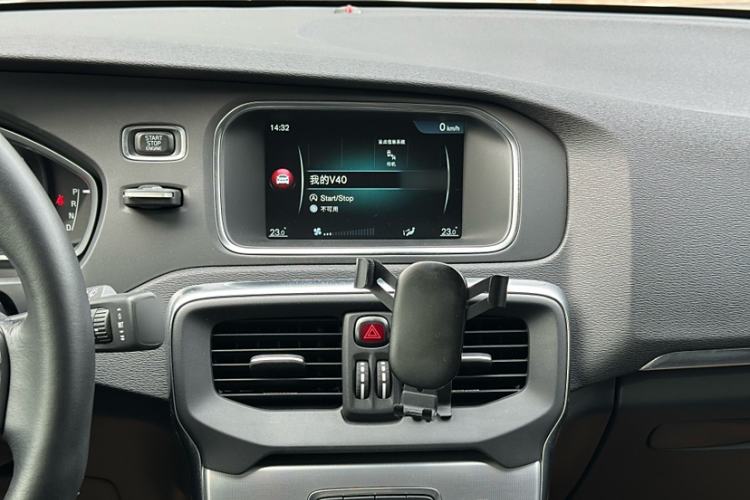 Used Volvo V40 2017 T3 Zhiya Edition
