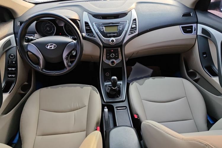 Used Hyundai Elantra (5th Generation / Langdong) 2012 1.6L Manual Fashion Edition